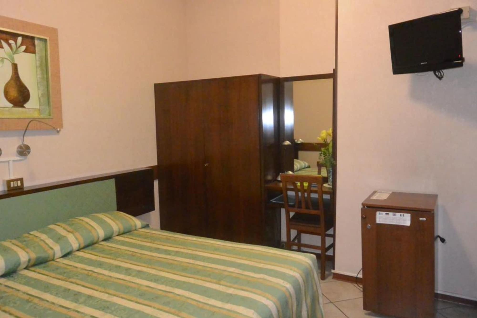 Hotel Italia City Center Mantova Exteriör bild