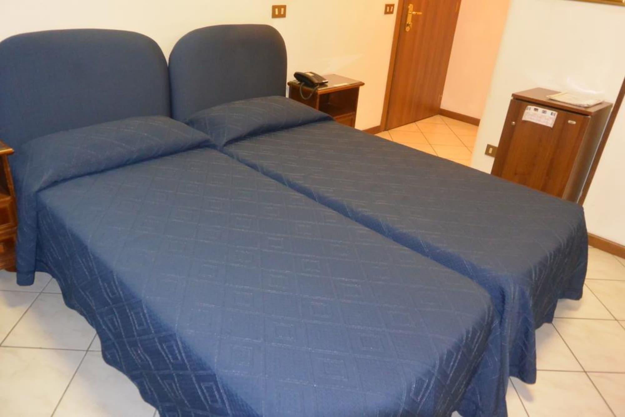 Hotel Italia City Center Mantova Exteriör bild