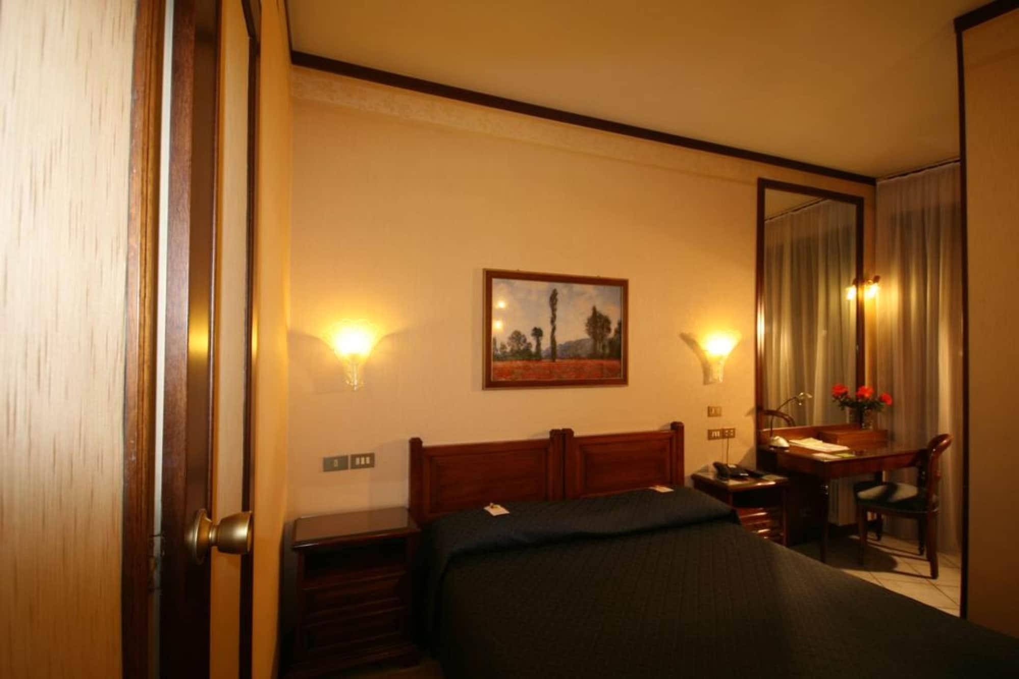 Hotel Italia City Center Mantova Exteriör bild