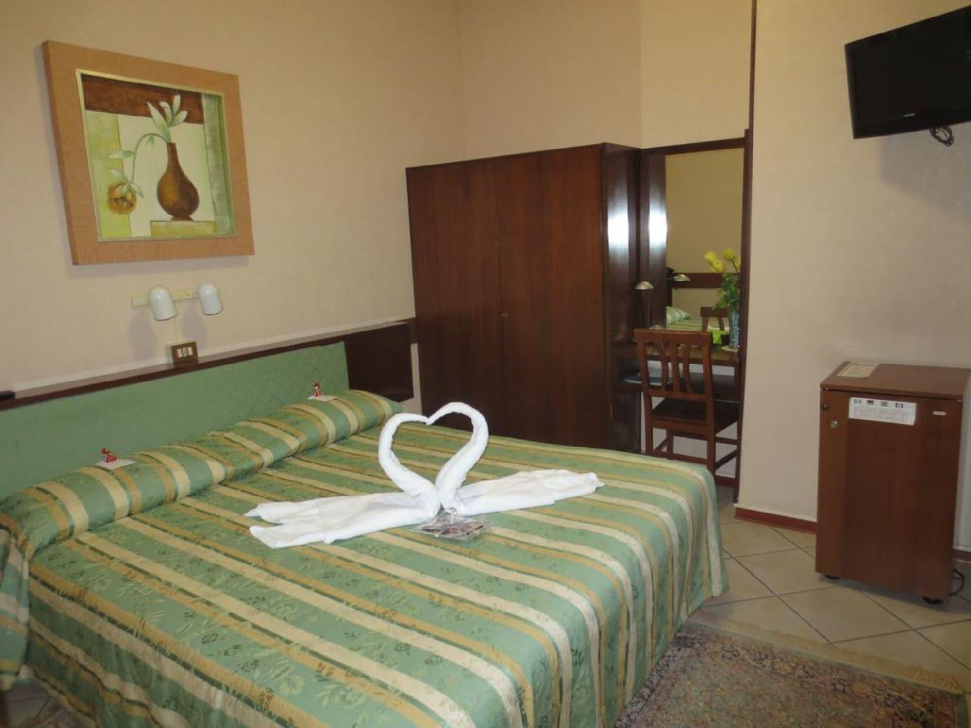 Hotel Italia City Center Mantova Exteriör bild