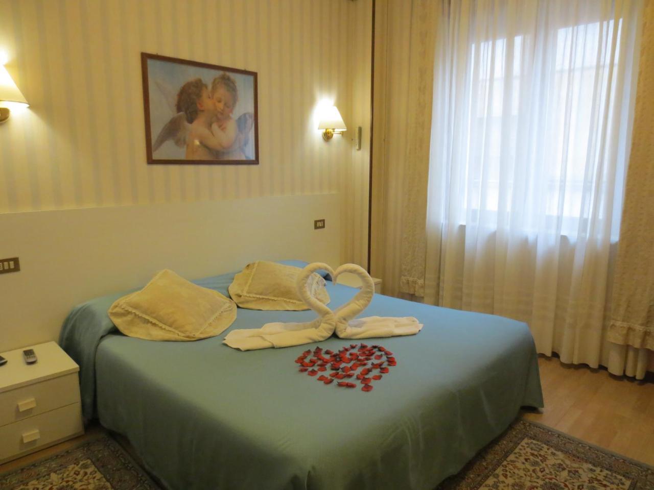 Hotel Italia City Center Mantova Exteriör bild